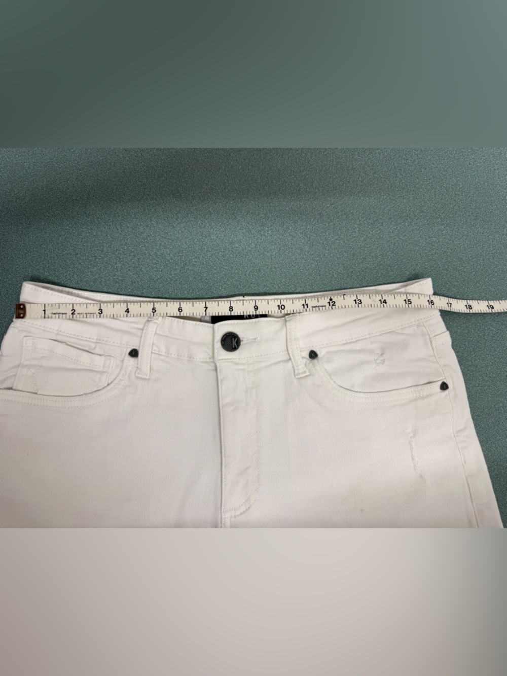 Kut from the Kloth “Jane” High Rise Jean Shorts Women’s 10 White - Picture 6 of 9